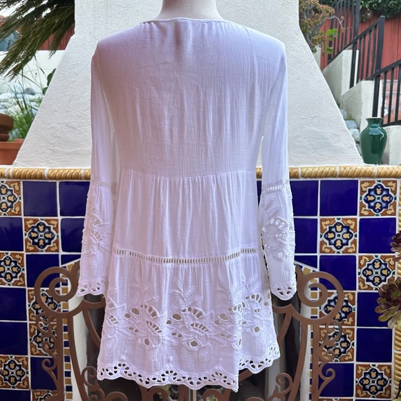 Raga Embroidered Eyelet V Neckline Bell Sleeves White Cotton Tunic Top Size S - Picture 3 of 12